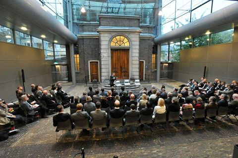 Slepen oplichter verzoek Locaties